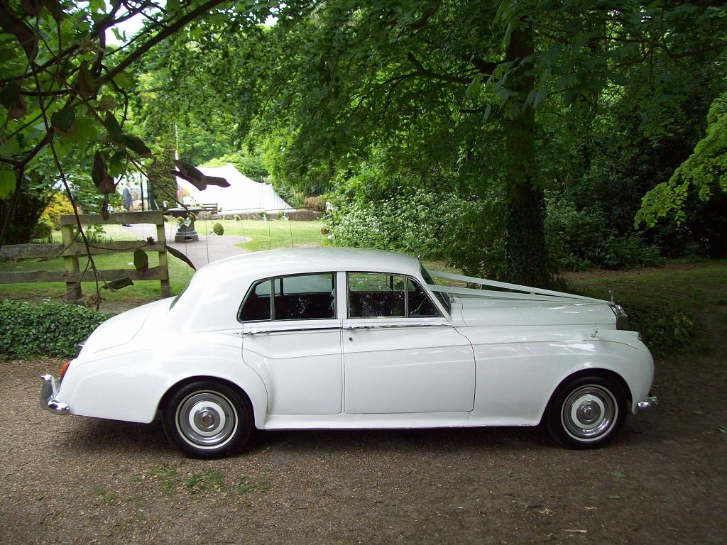 White Rolls Royce Silver Cloud